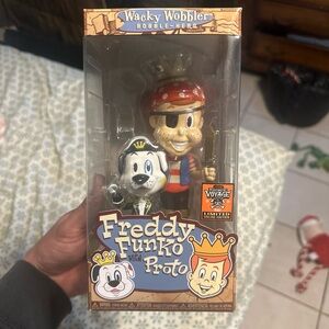 Funko Wacky Wobbler: Freddy Funko - Freddy Funko with Proto